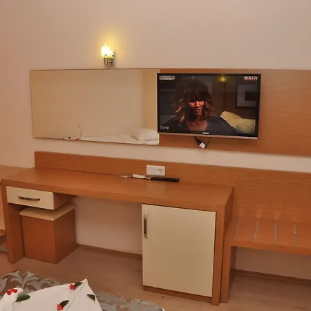 Grand Ati̇lla Hotell