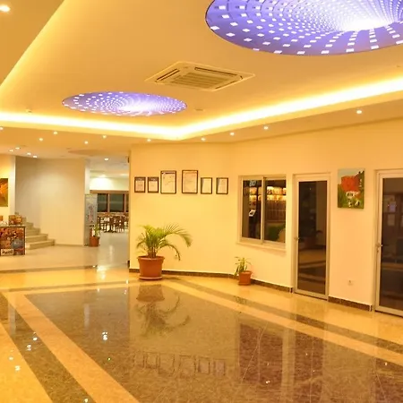 Grand Ati̇lla Hotell
