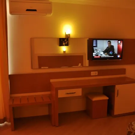Grand Ati̇lla Hotell